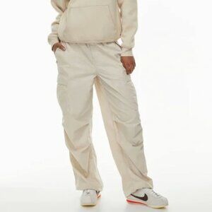 Aritzia TNA Squad Pocket Parachute Cargo Pants size M